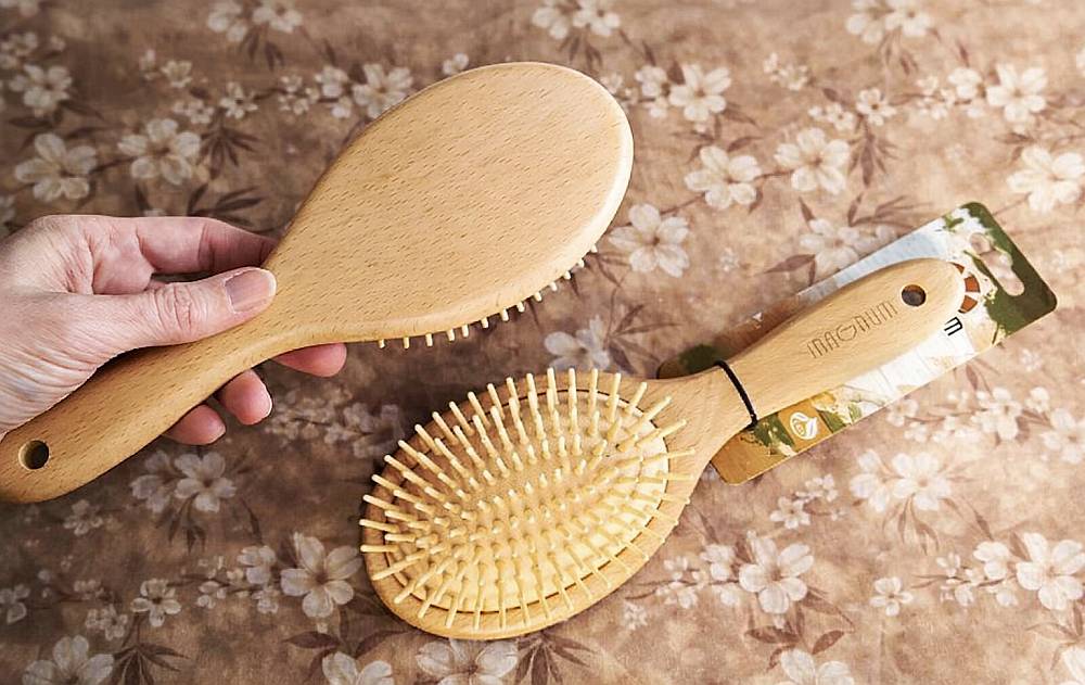 Dřevěný kartáč na vlasy z bukového dřeva MAGNUM Natural 334n